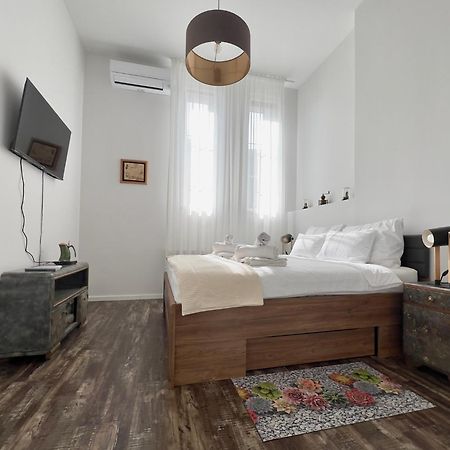 Zagreb Industrial Charm 1 & 2 Apartment Exterior photo